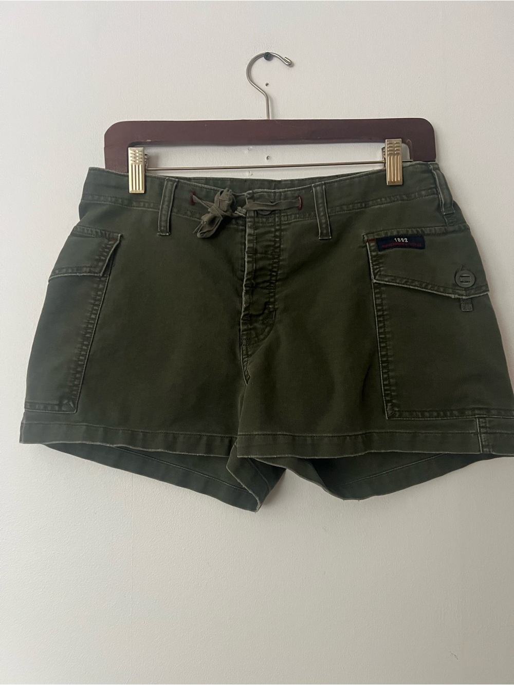 Abercrombie and Fitch 1892 Olive Green Women's Cargo Shorts, size small